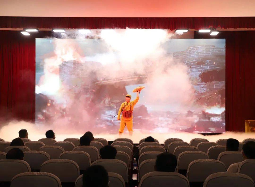 Rookie迎来二十赛季出色发挥，掘金观众热烈欢呼！赢得满堂喝彩(和rookie一起来ig的打野)-爱游戏移动平台