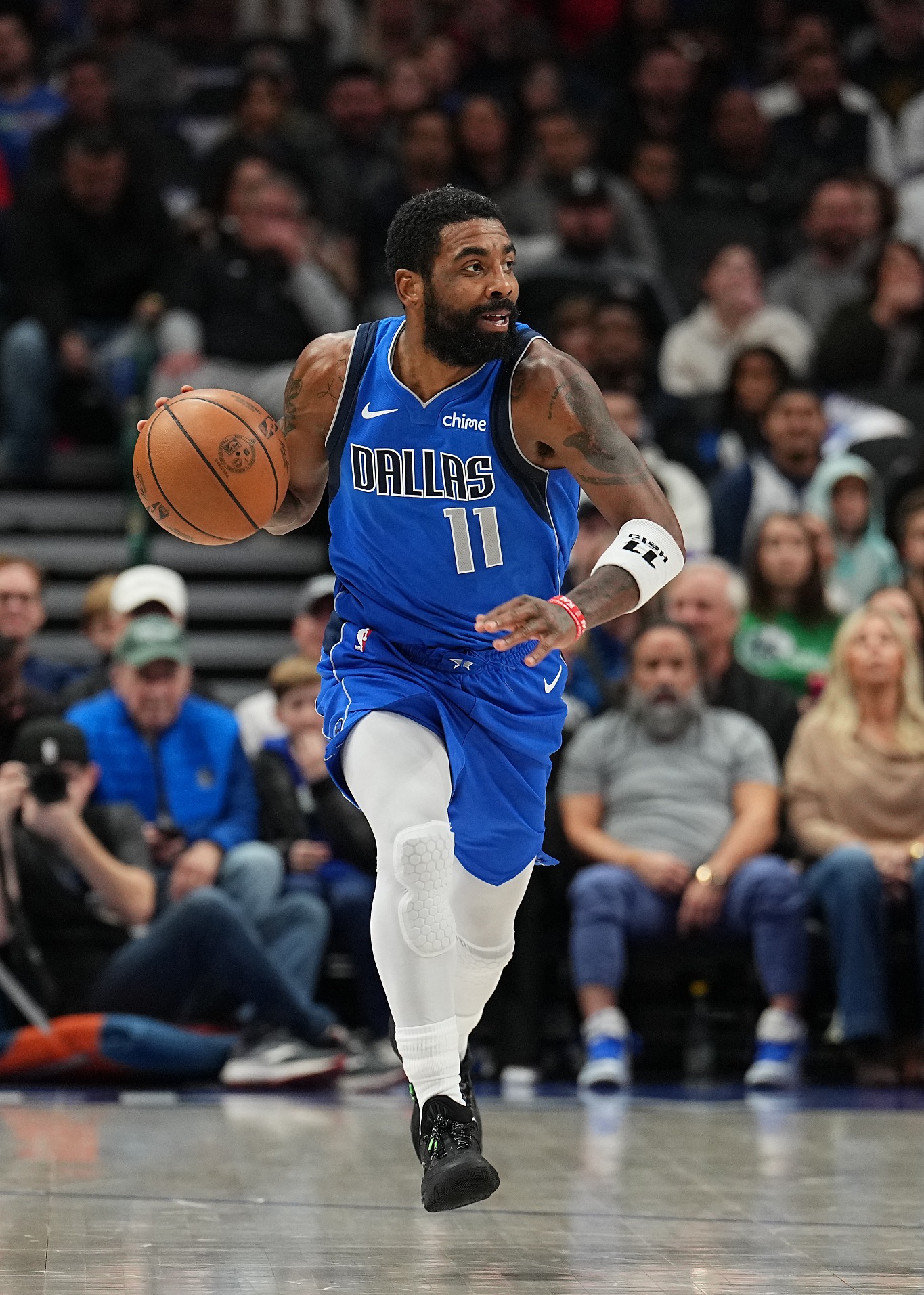 达拉斯独行侠迎NBA季后赛关键赛，转会期完成体检，球迷炸锅，纪律约束更严格的简单介绍-爱游戏App